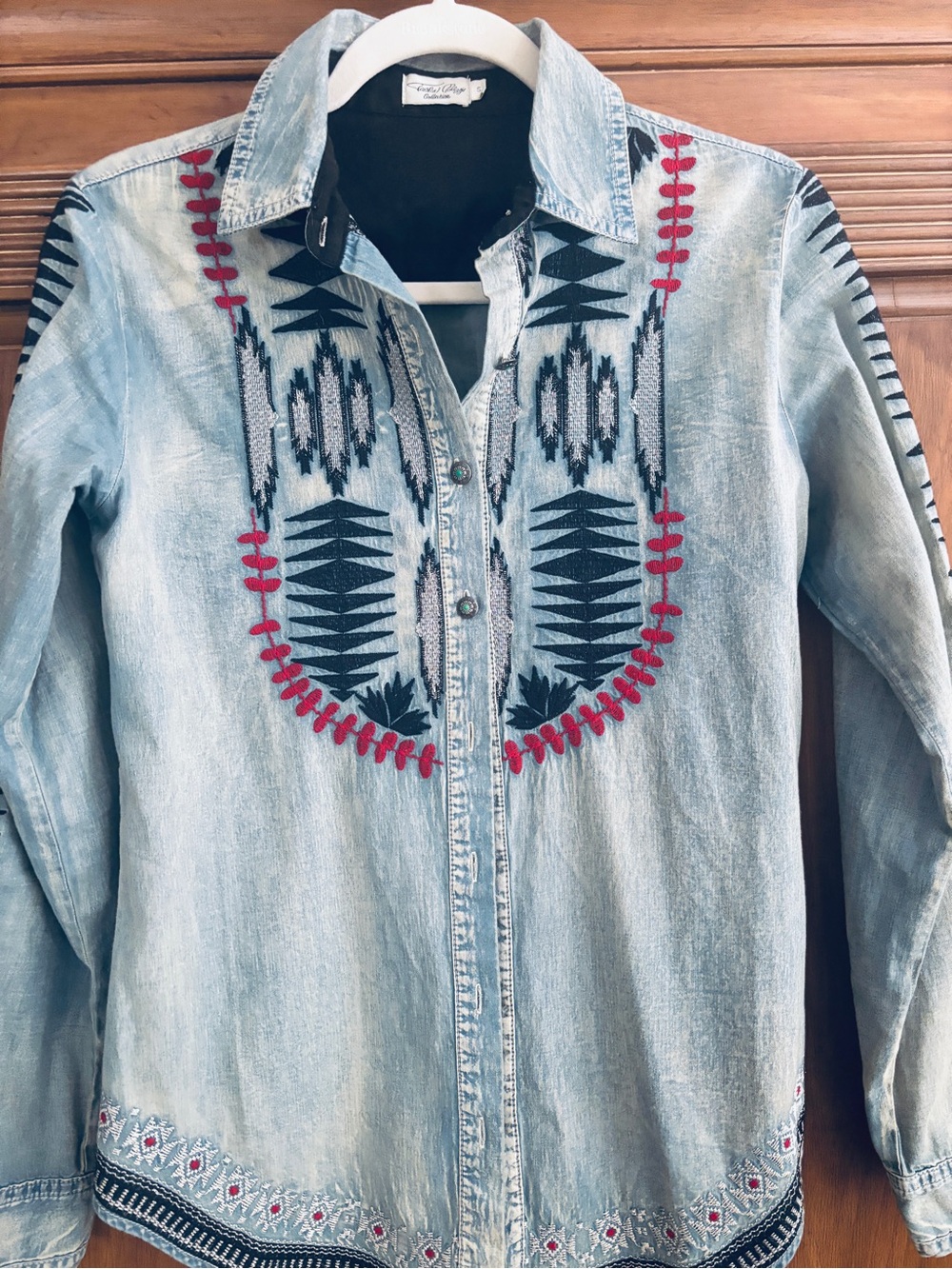 TASHA POLIZZI - Embroidered Light Wash Denim Button-Up Size Small